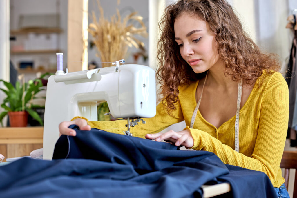 Comment prendre soin de vos vêtements de seconde main pour qu’ils durent plus longtemps